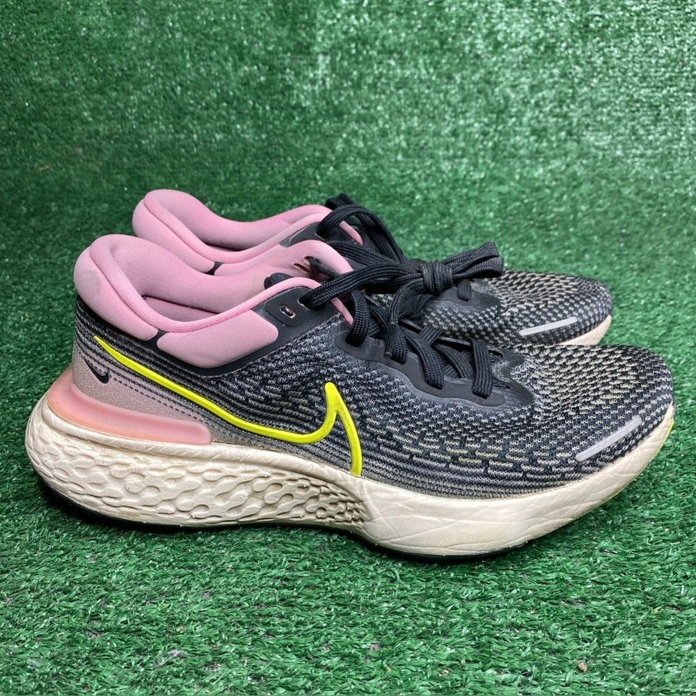 Nikeโ Running Shoes Womens 10 ZoomX Invincible Run FK CT2229-002 Black Sneakers